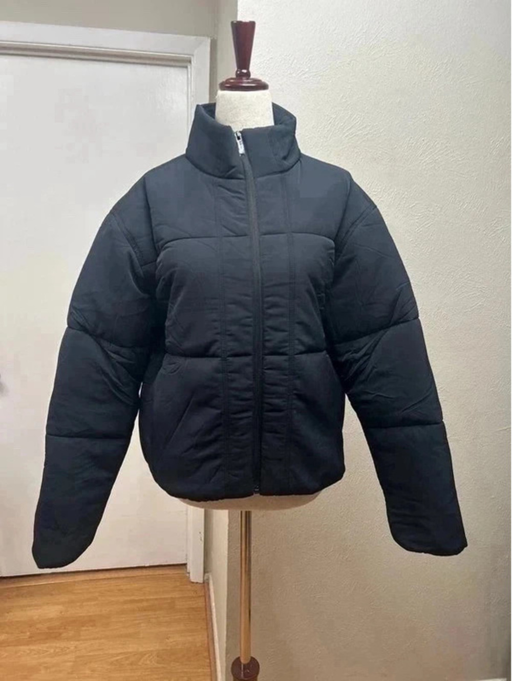 TravisMathew Mont Blanc 3.0 Women’s Puffer Jacket Large NWT – Black